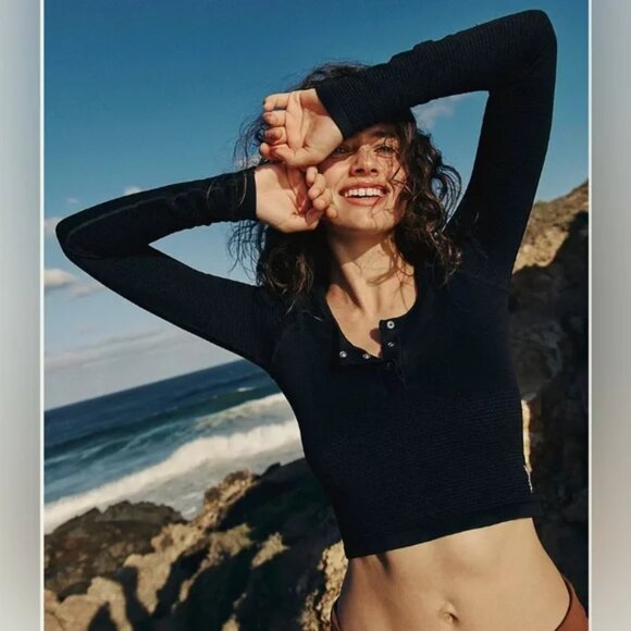 NWT FP Movement Bail Out Black Long Sleeve Layer Top - Picture 1 of 12